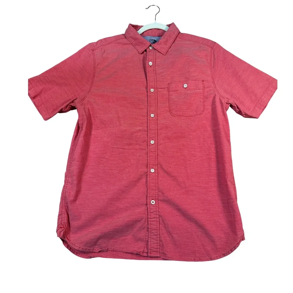 The North Face (Red) Short Sleeve Button Down Mens Medium
